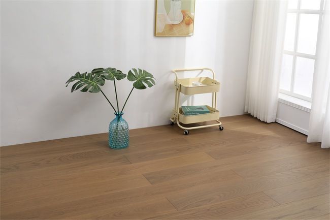 橡木地板为什么能稳坐C位？领华橡木纯三层大板告诉你答案！